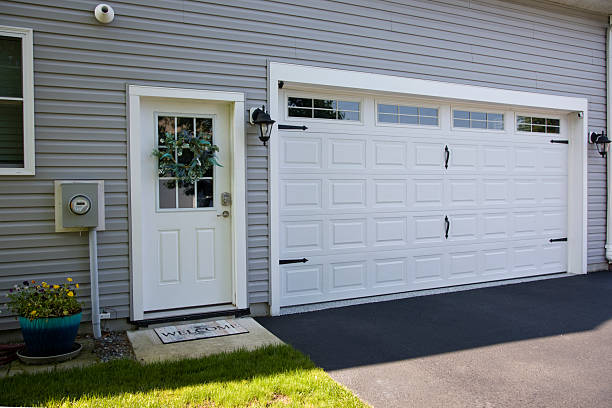 24/7 Emergency Garage Door Panel Replacement experts in Rosebud, SD